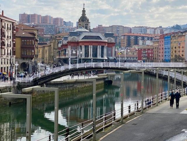 Piso De Diseno Con Vistas A La Ria. Apartment Bilbao Exterior foto